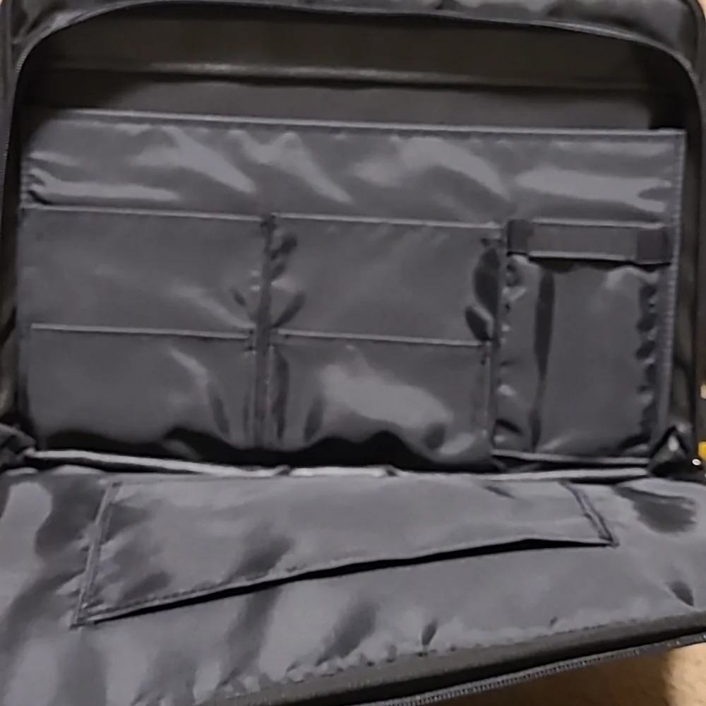 Lenovo ThinkPad laptop carry bag, black